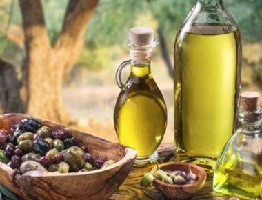 «Χρυσό» ελαιόλαδο: Πουλήθηκε 510 ευρώ στην Ολλανδία μισό λίτρο από υπεραιωνόβιες ελιές της Κρήτης (φωτό, vid)